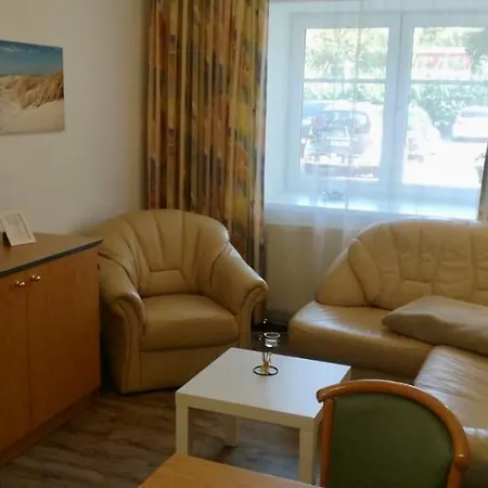 Fewo-Perner Strandschloesschen Kuehlungsborn Exterior photo