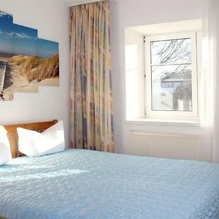 Fewo-Perner Strandschloesschen Kuehlungsborn Exterior photo